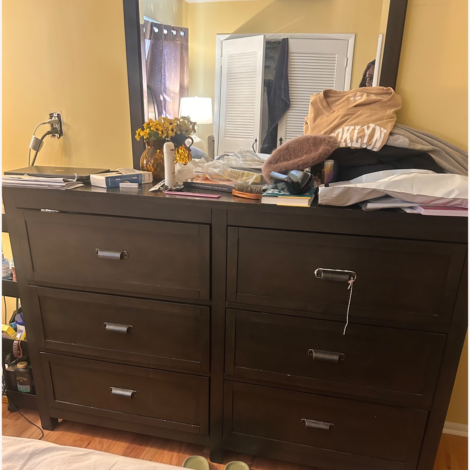 Union City Dresser With Mirror  - image-2
