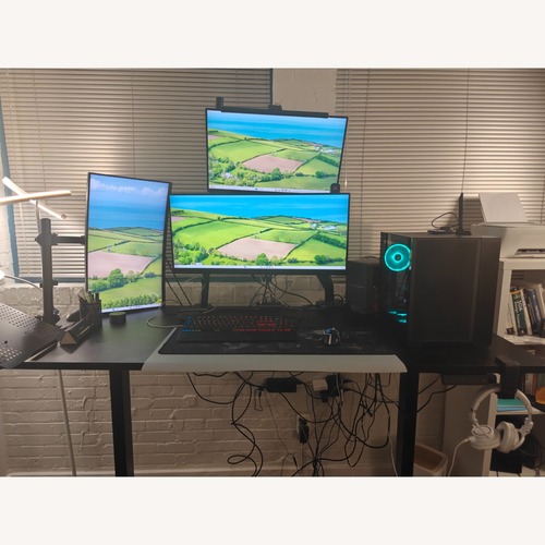 Used Elctric Dual Motor Standing Desk for sale on AptDeco