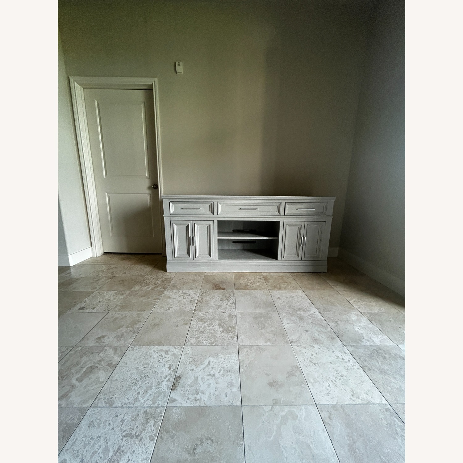 Rooms To Go Stephenson Light Gray Media Console - image-3