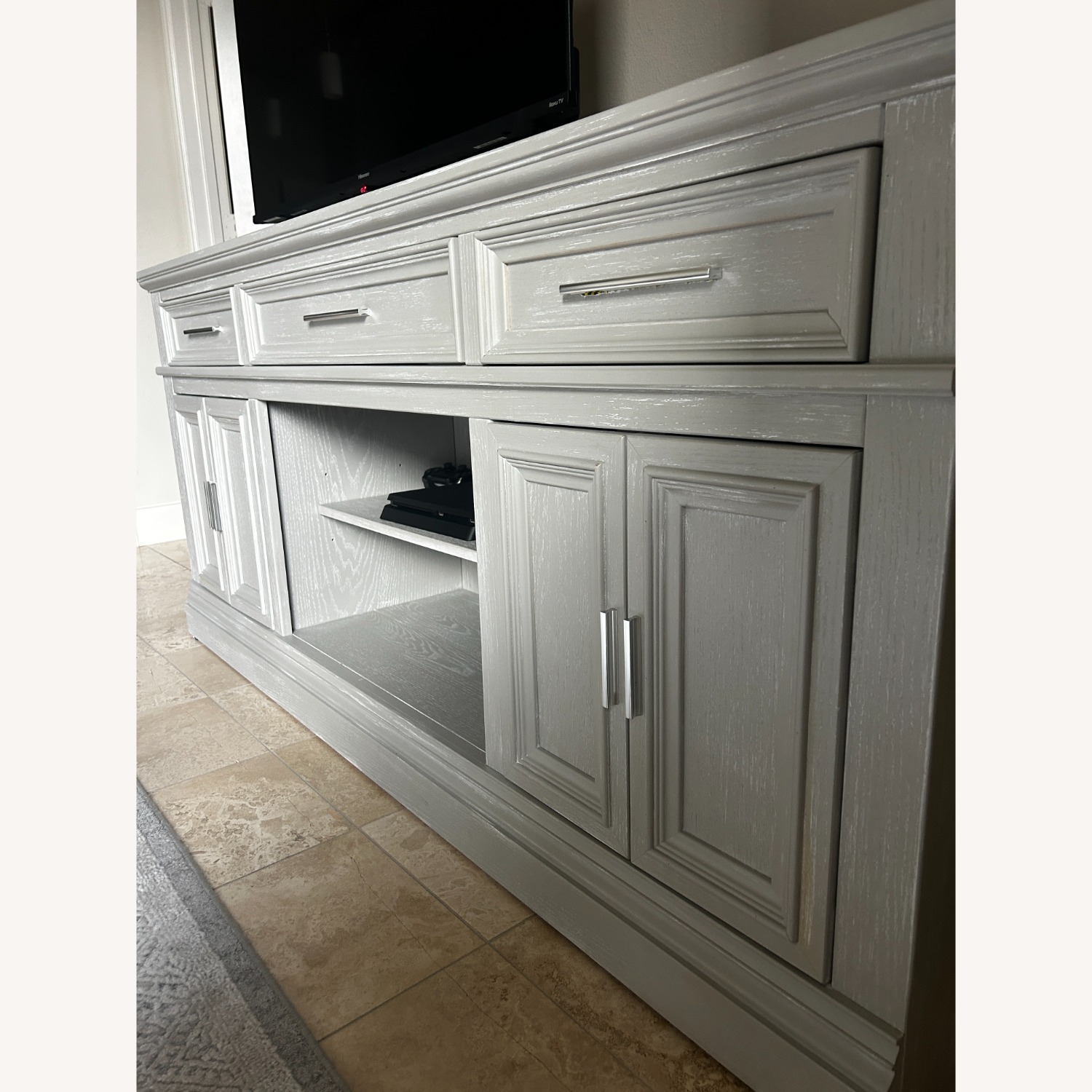 Rooms To Go Stephenson Light Gray Media Console - image-4