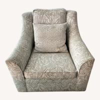 Vanguard Nicholas Barrel Back Chair