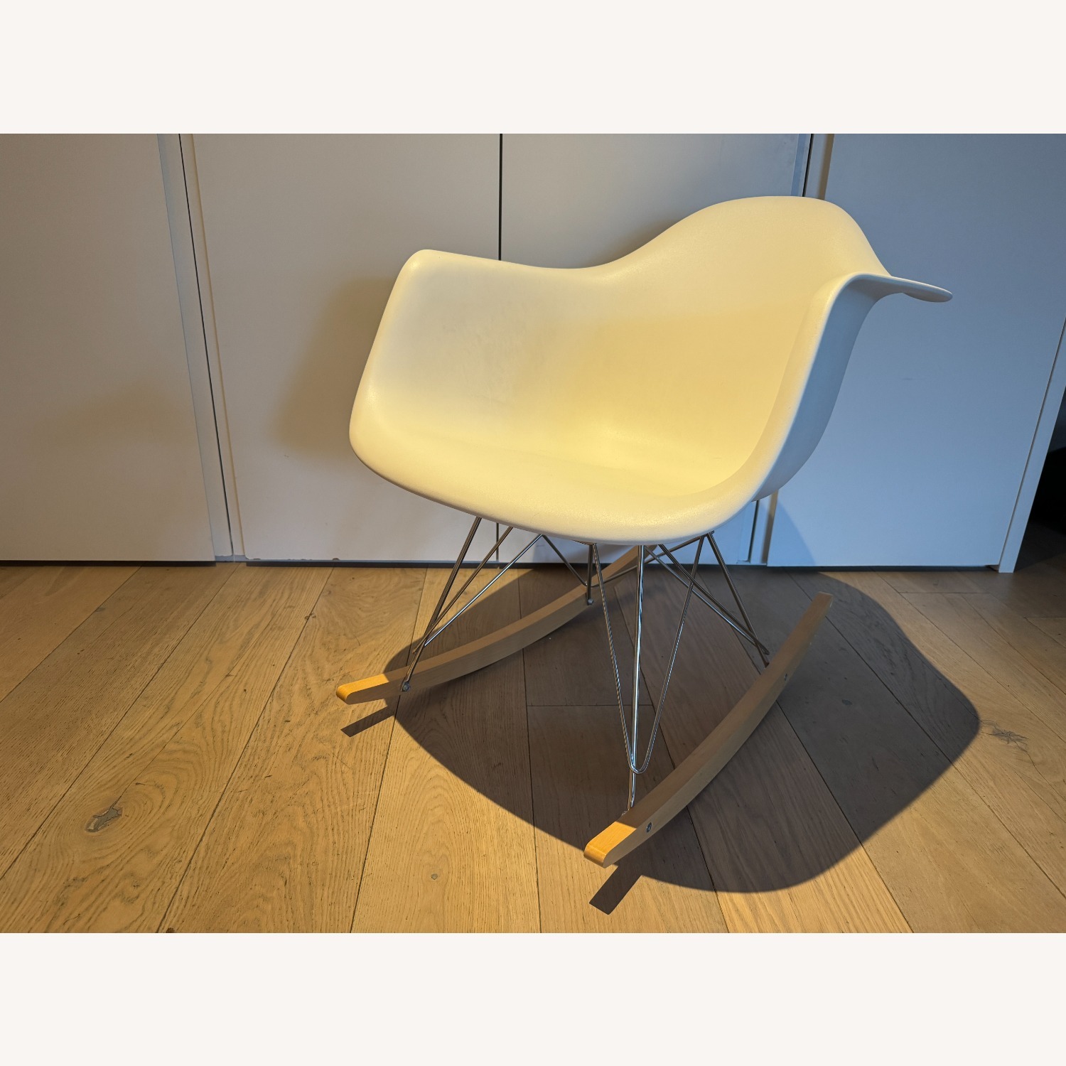 Eames Molded Plastic Armchair, Rocker Base - image-2
