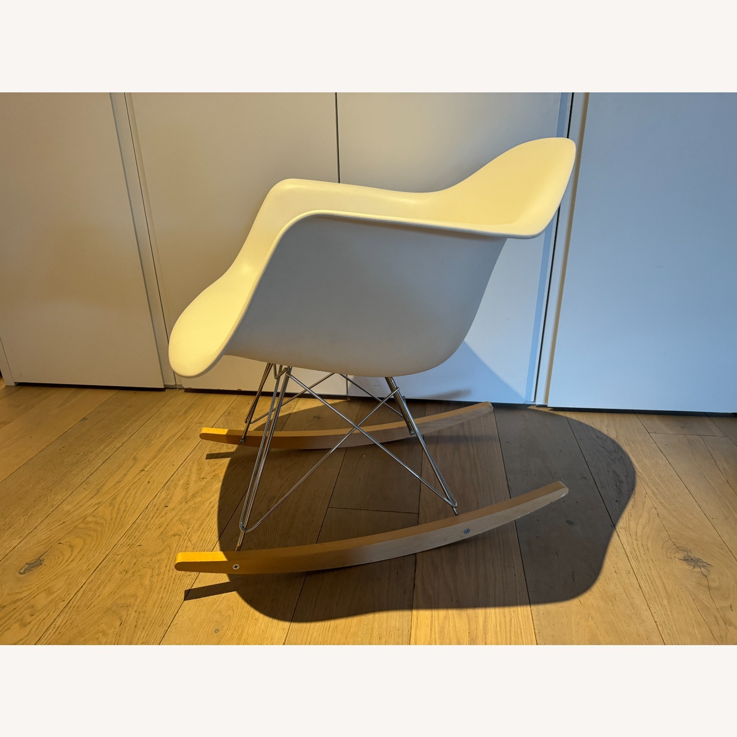 Eames Molded Plastic Armchair, Rocker Base - image-3