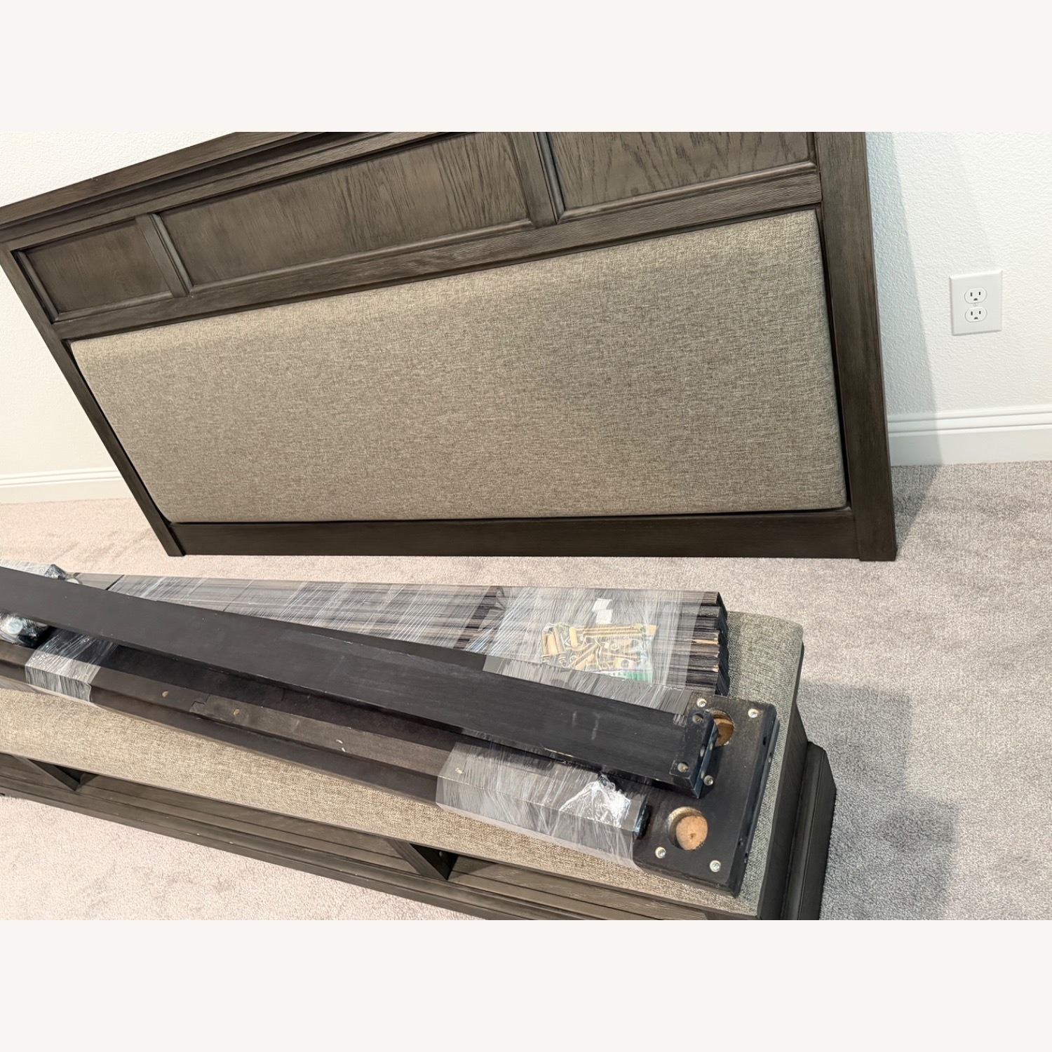 Frisco Gray Prescott King Bed - image-5