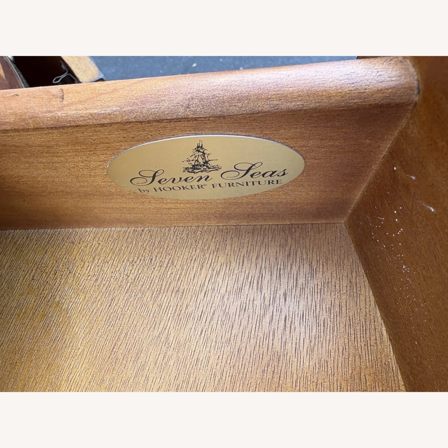 Hooker Furniture Seven Seas Decorator Sideboard  - image-7