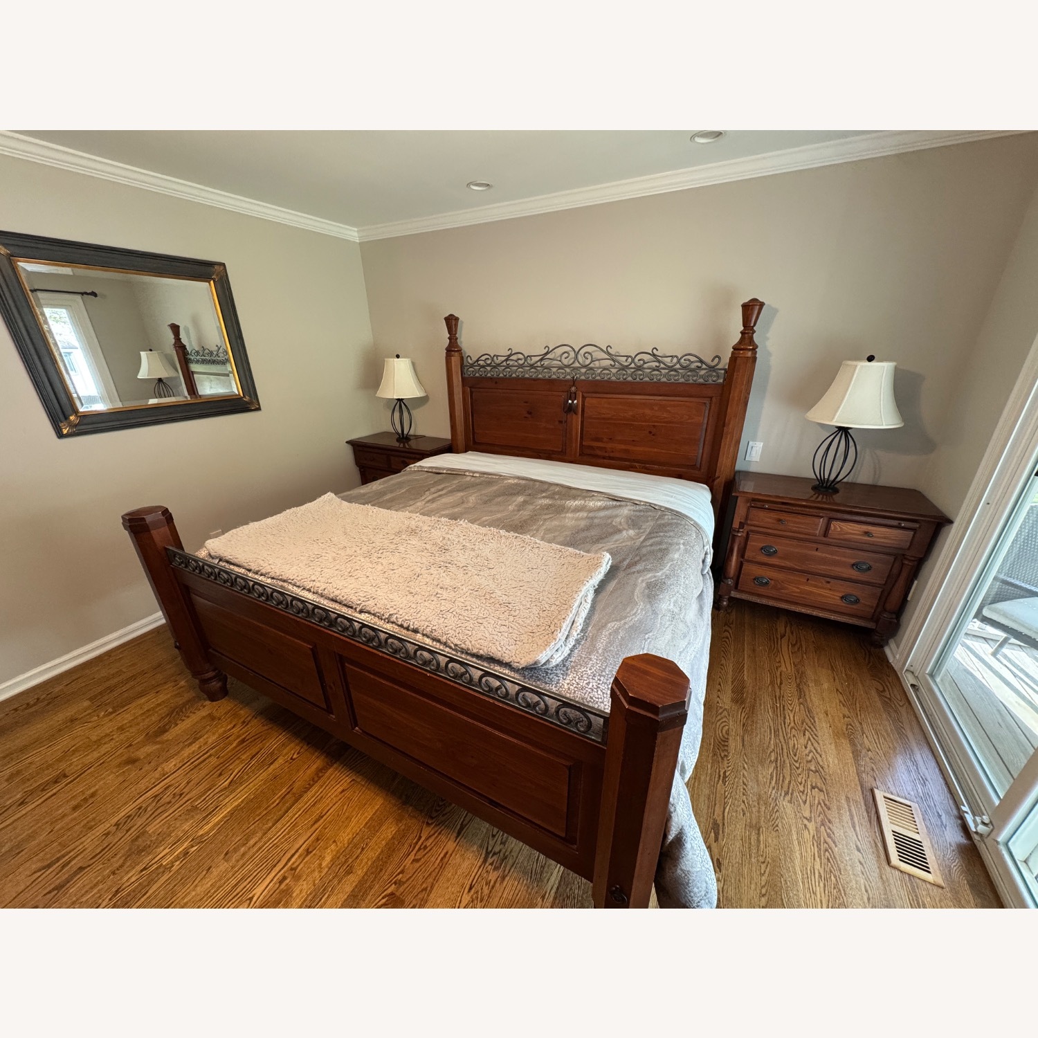 Kincaid Furniture Dark Brown Wood King Bed - image-2