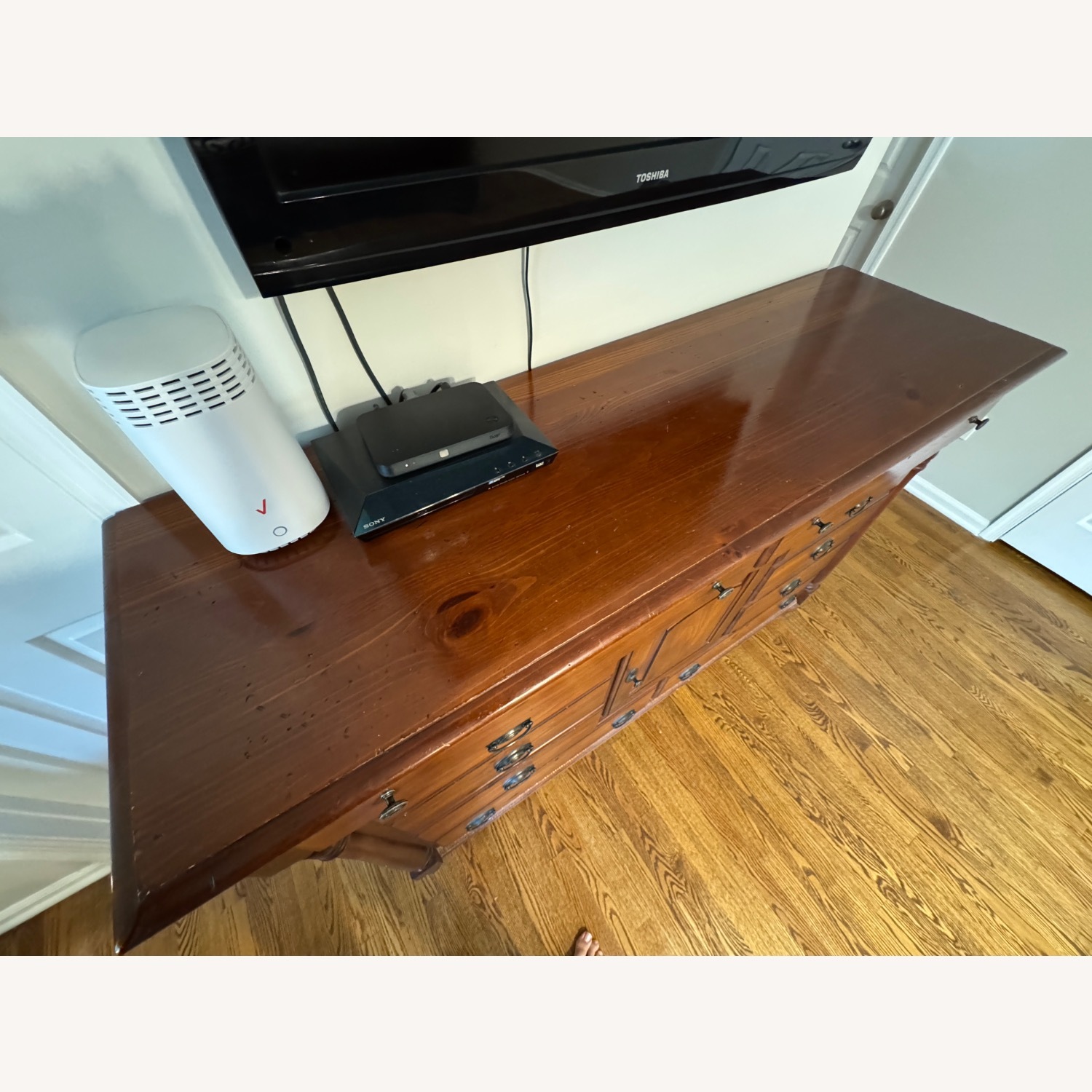 Kincaid Furniture Dark Brown Wood Nightstands - image-5