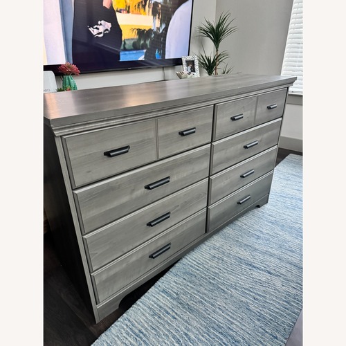 Used Versa 8-Drawer Storage Dresser - Classic Style for sale on AptDeco
