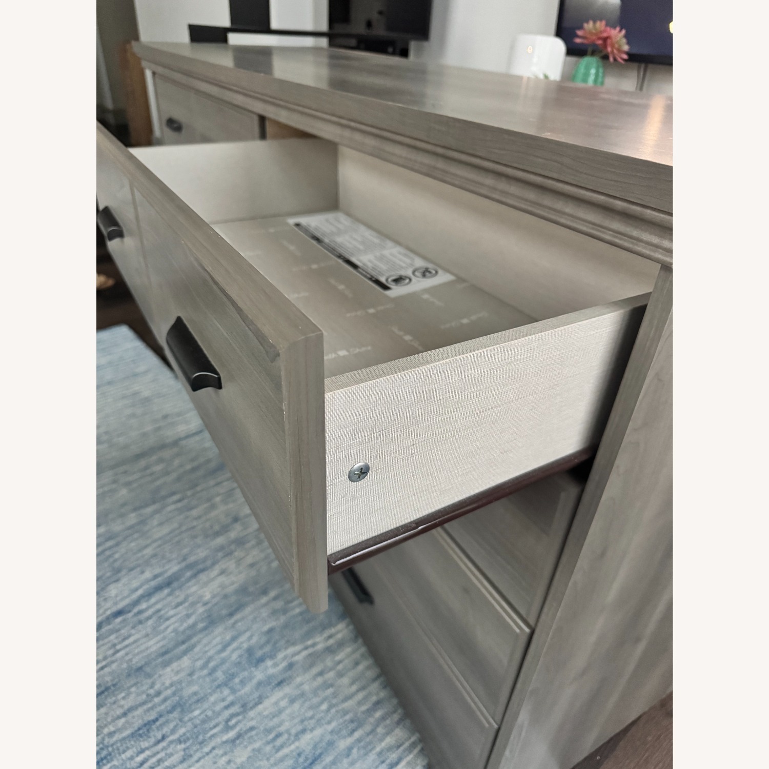 Versa 8-Drawer Storage Dresser - Classic Style - image-6