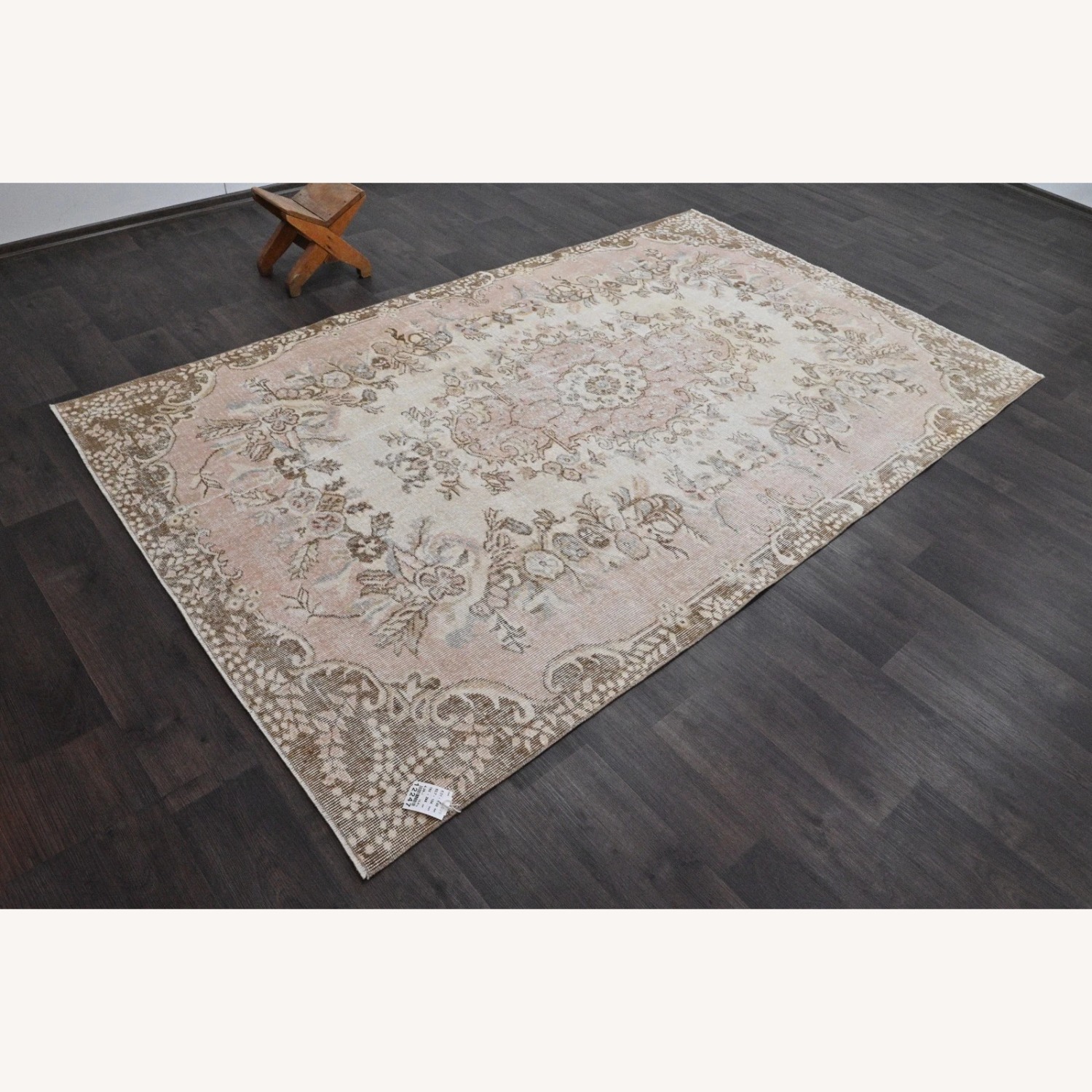 Vintage/Antique Area Rug 5.5' x 8.8' - image-3