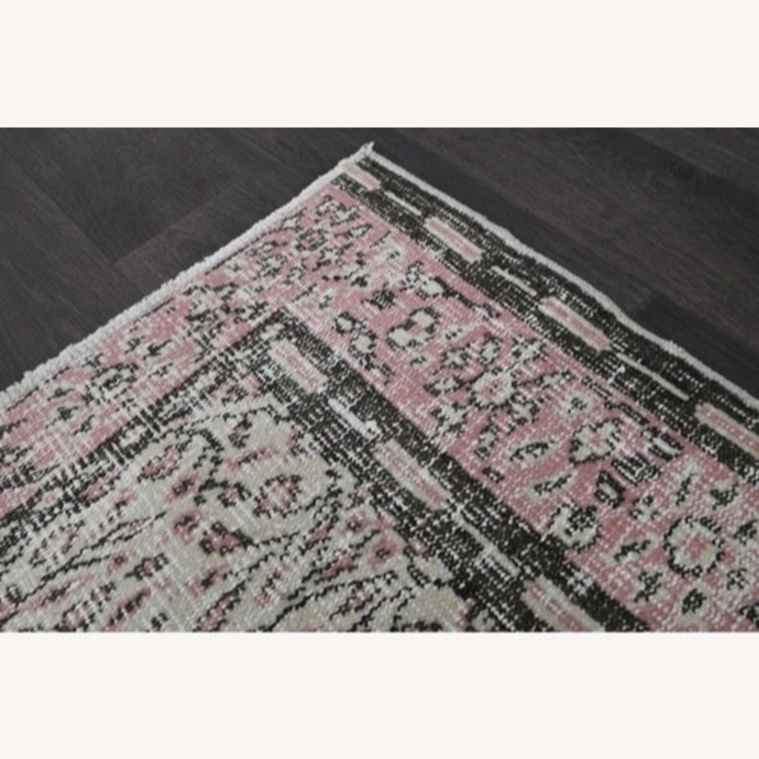 Vintage/Antique Area Rug 5.6' x 8.8' - image-3