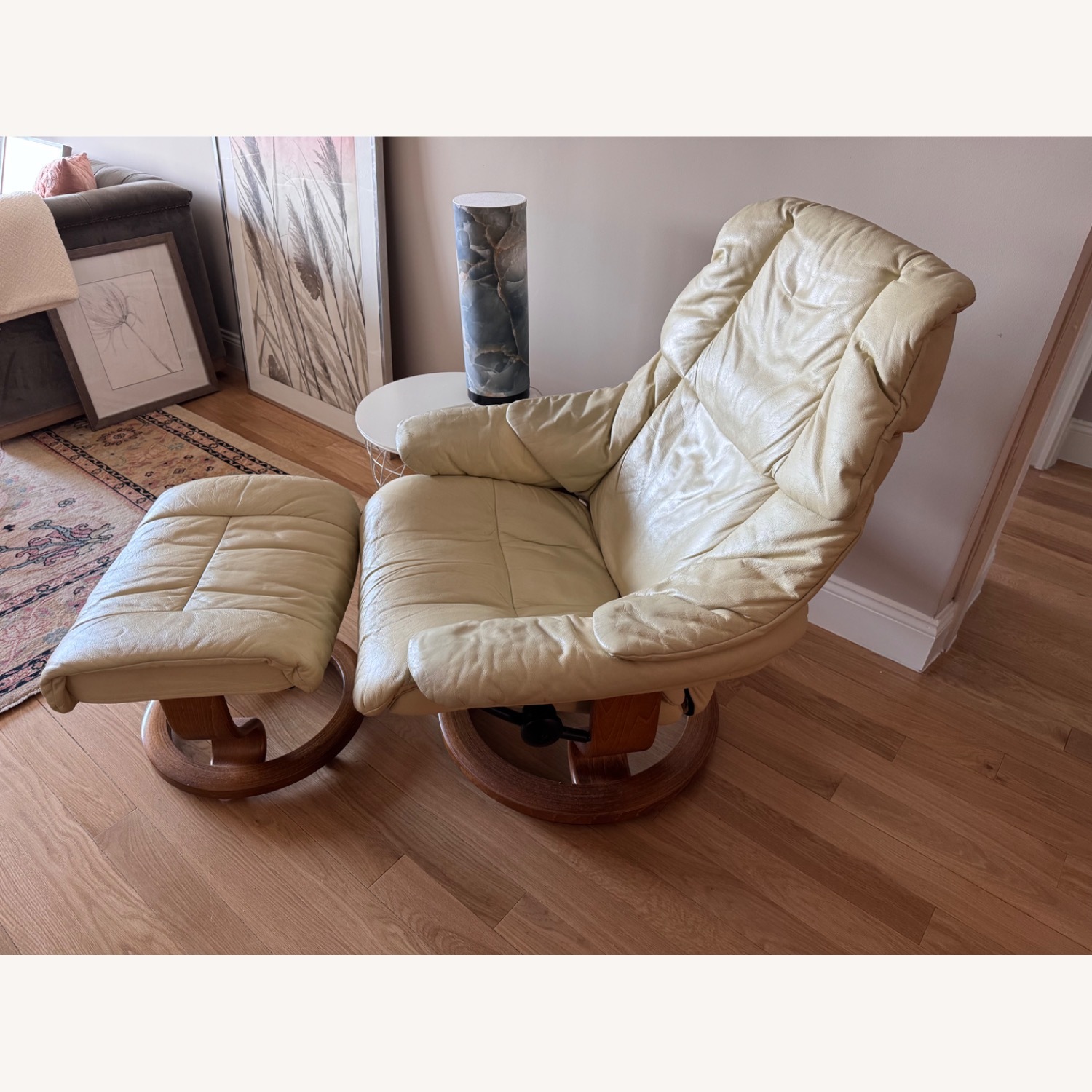 Ekornes Reno White Leather Recliner - image-6