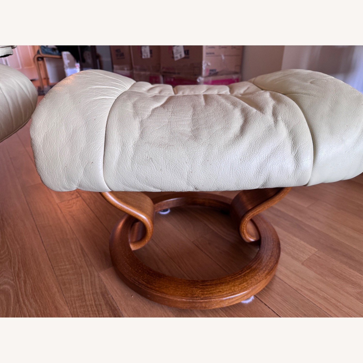 Ekornes Reno White Leather Recliner - image-8