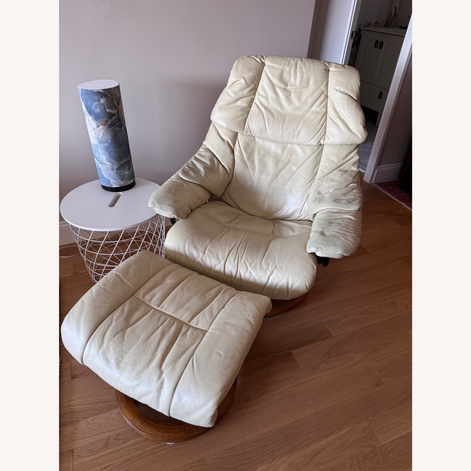 Ekornes Reno White Leather Recliner - image-1