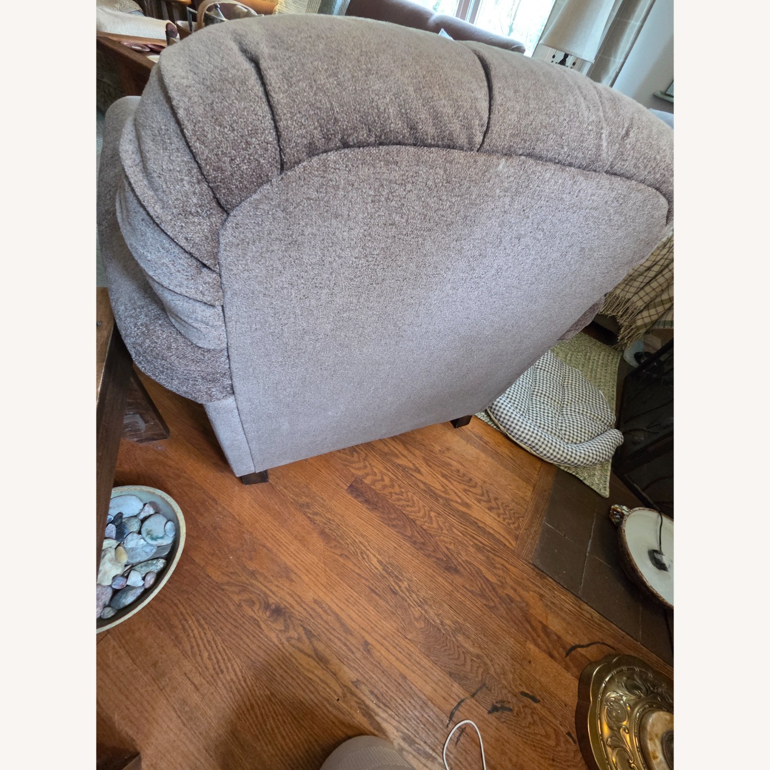 Luxurious Flexsteel Champion Armchair - image-4