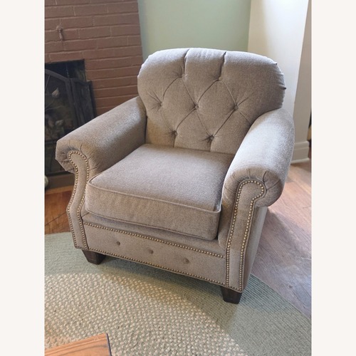Used Luxurious Flexsteel Champion Armchair for sale on AptDeco