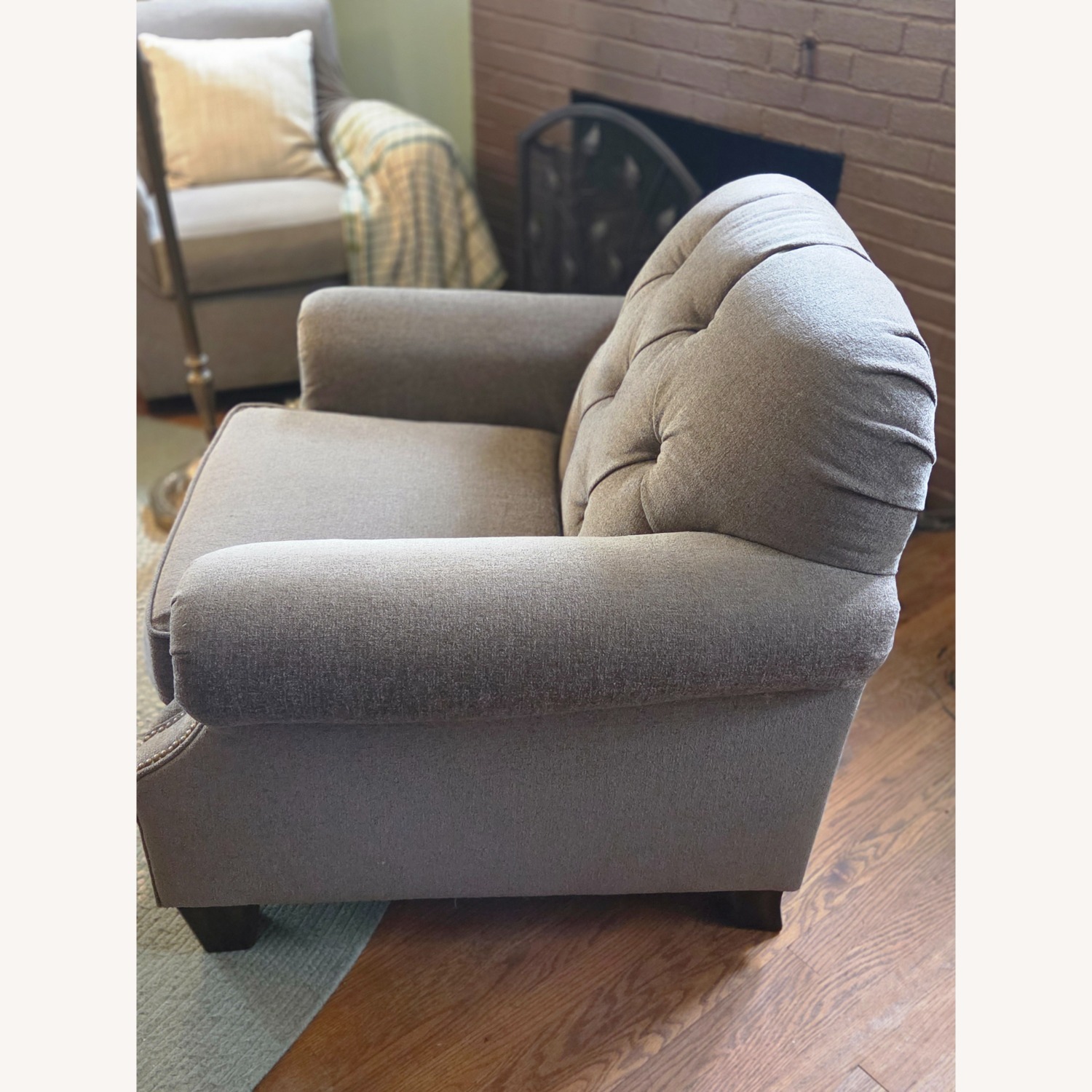 Luxurious Flexsteel Champion Armchair - image-3