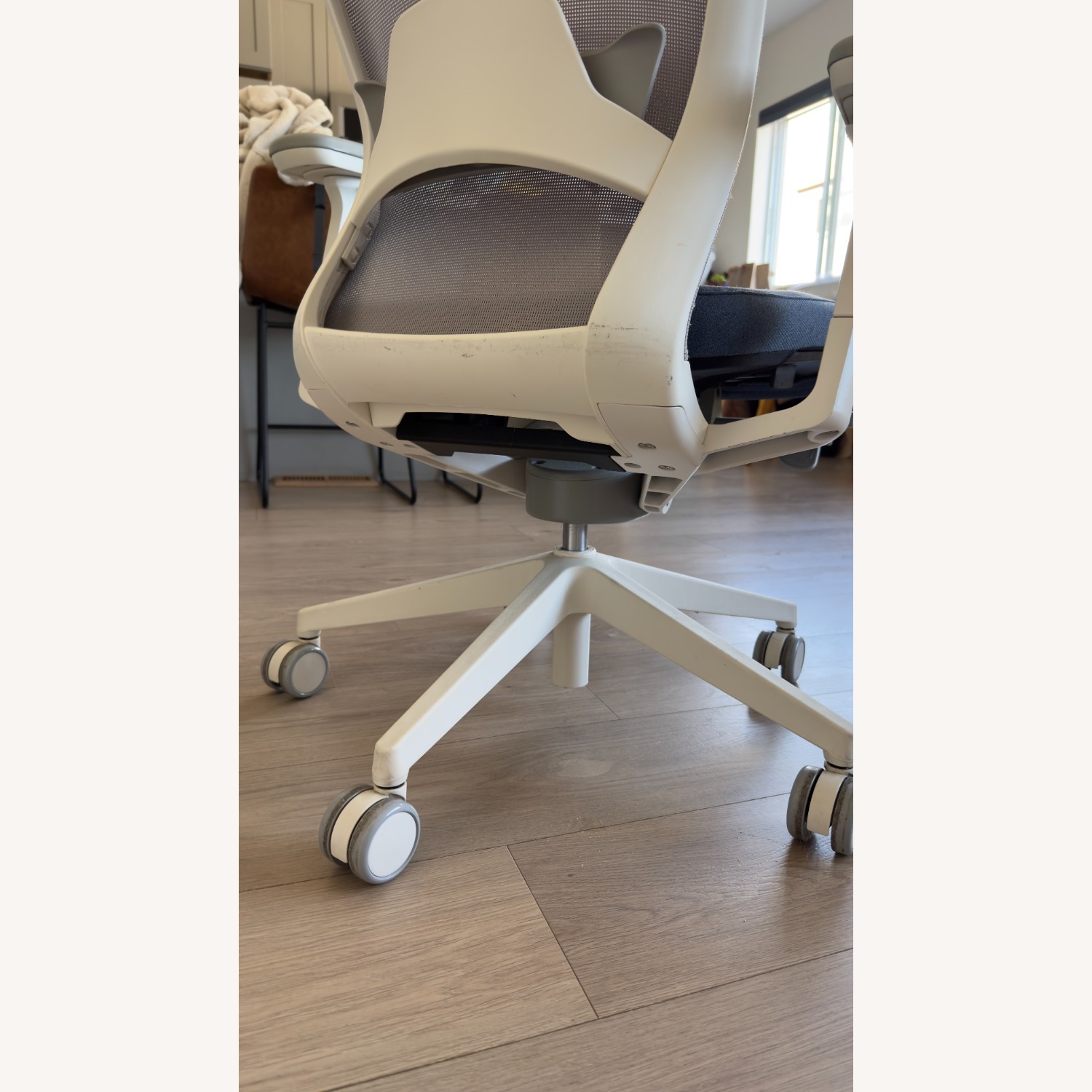 Sidz White and Blue Fabric Office Chair - image-11