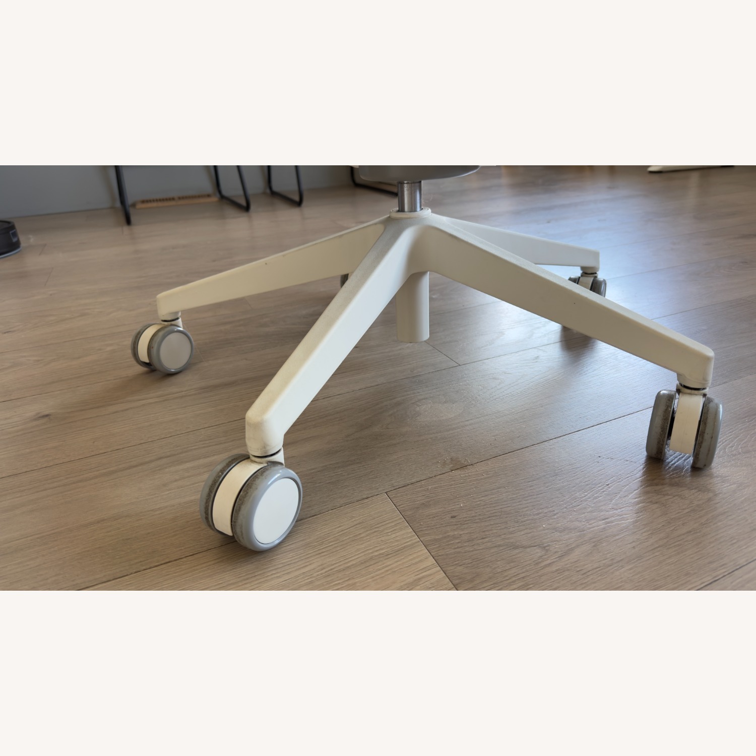 Sidz White and Blue Fabric Office Chair - image-12