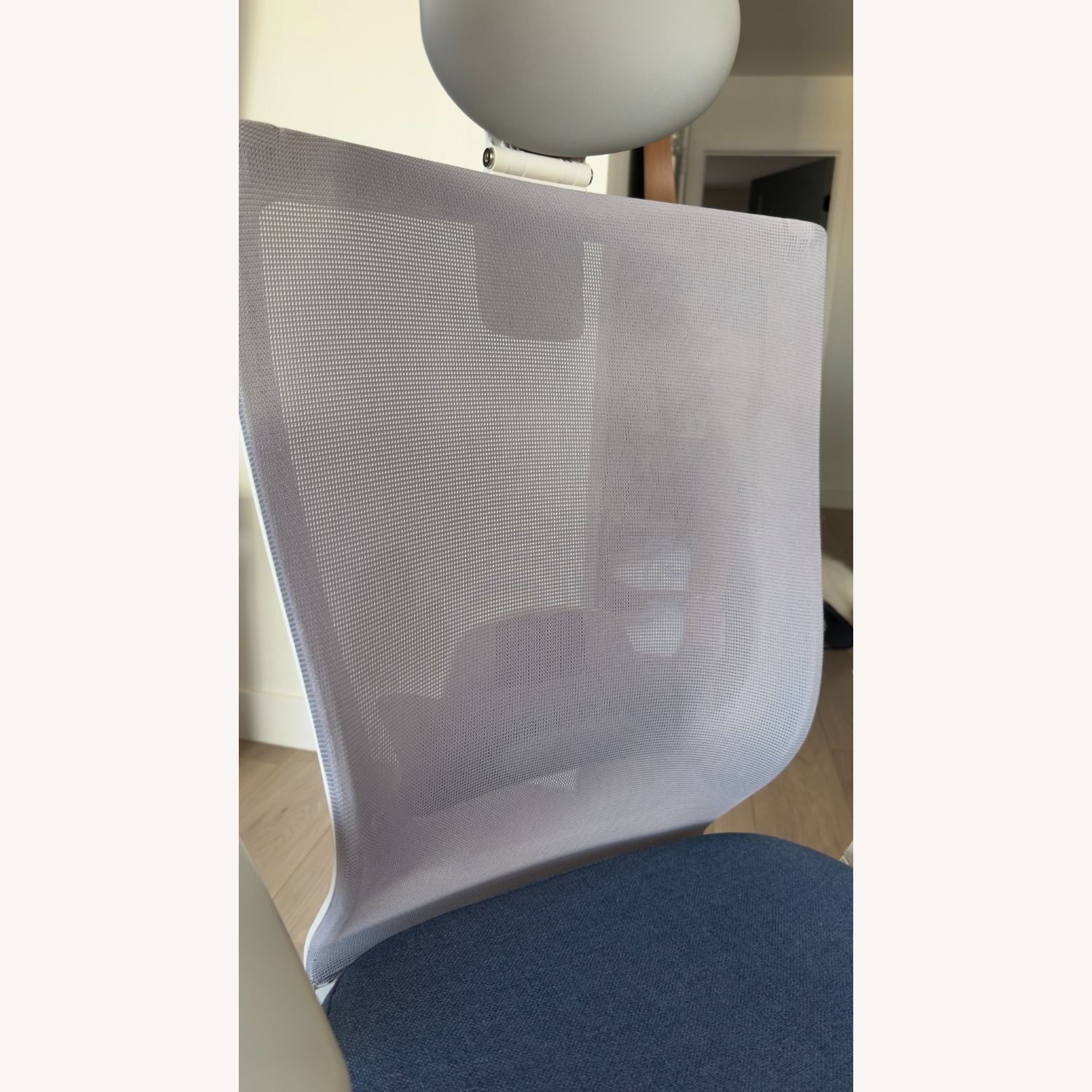 Sidz White and Blue Fabric Office Chair - image-14