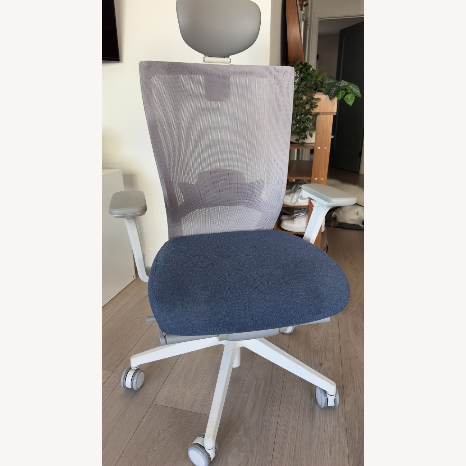 Sidz White and Blue Fabric Office Chair - image-13