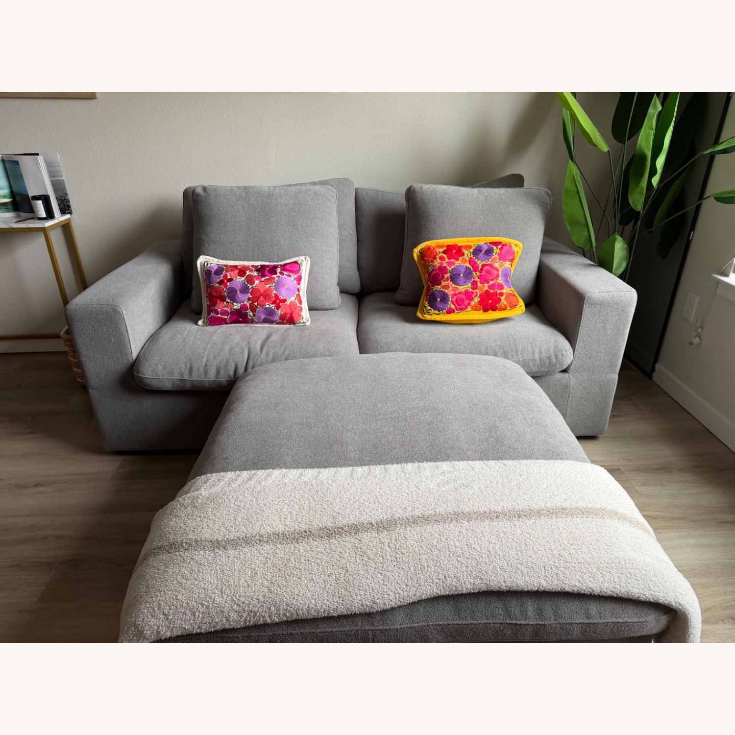 Bed Bath & Beyond Light Gray 3+ Piece Sectional - image-7