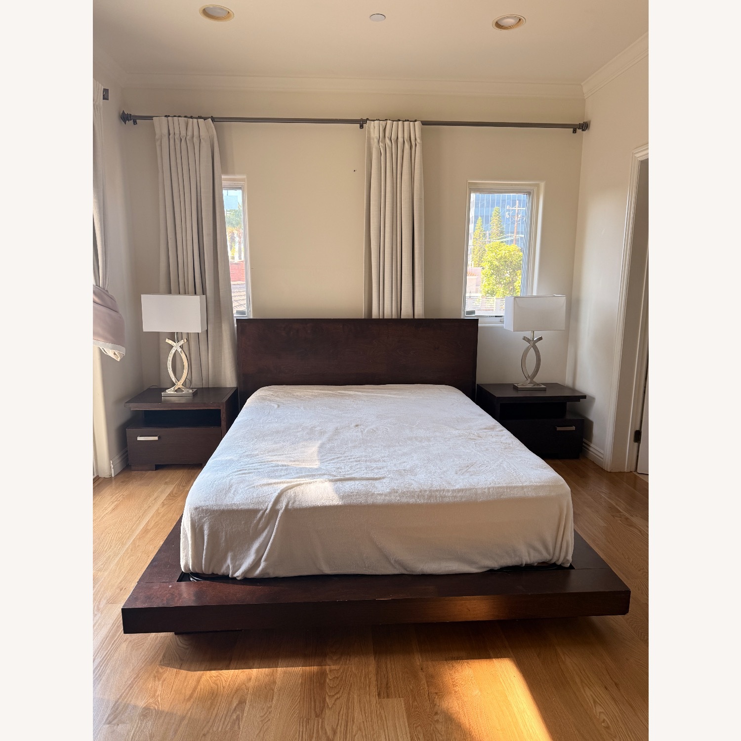 Modern Dark Wood Platform Bed – Minimalist Design - image-3
