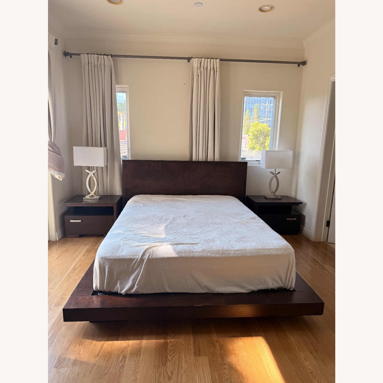 Modern Dark Wood Platform Bed – Minimalist Design - image-2