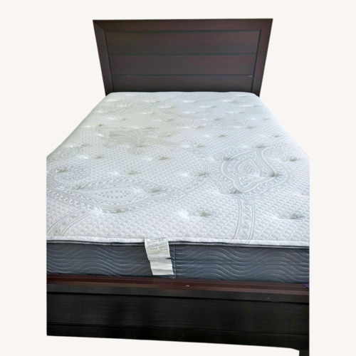 Used Perfect Starter Bed for Your Space for sale on AptDeco