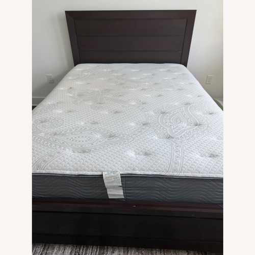Used Perfect Starter Bed for Your Space for sale on AptDeco