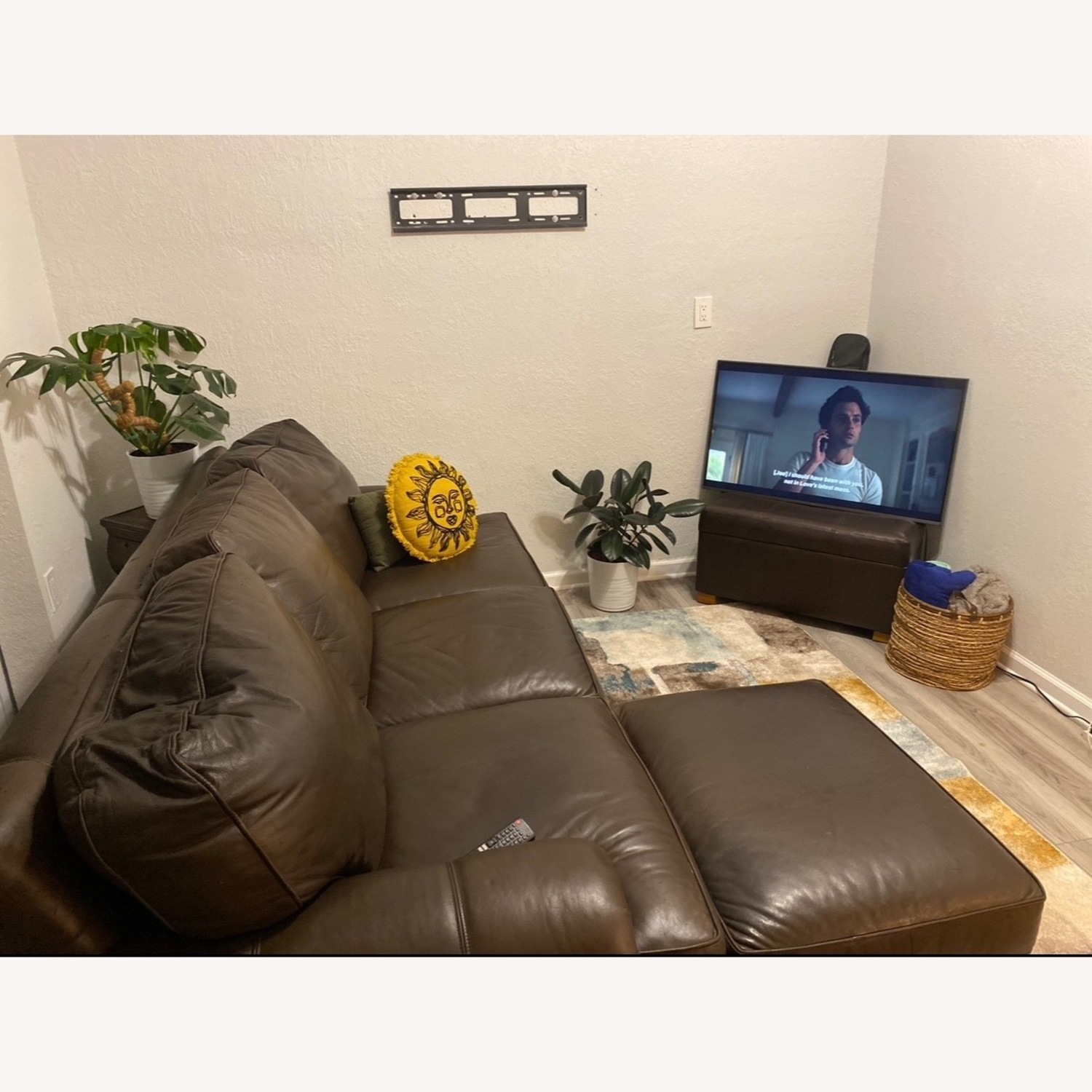 Thomasville 3+ Seater Leather Sofa W Ottoman - image-2