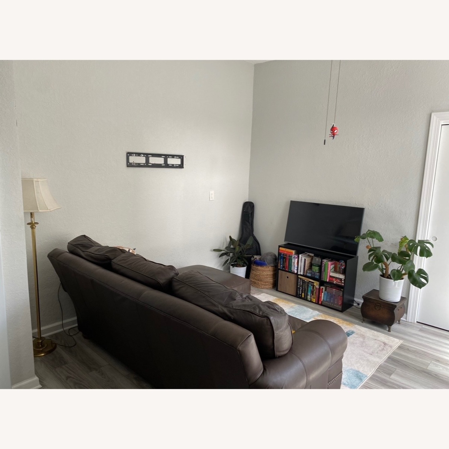 Thomasville 3+ Seater Leather Sofa W Ottoman - image-3