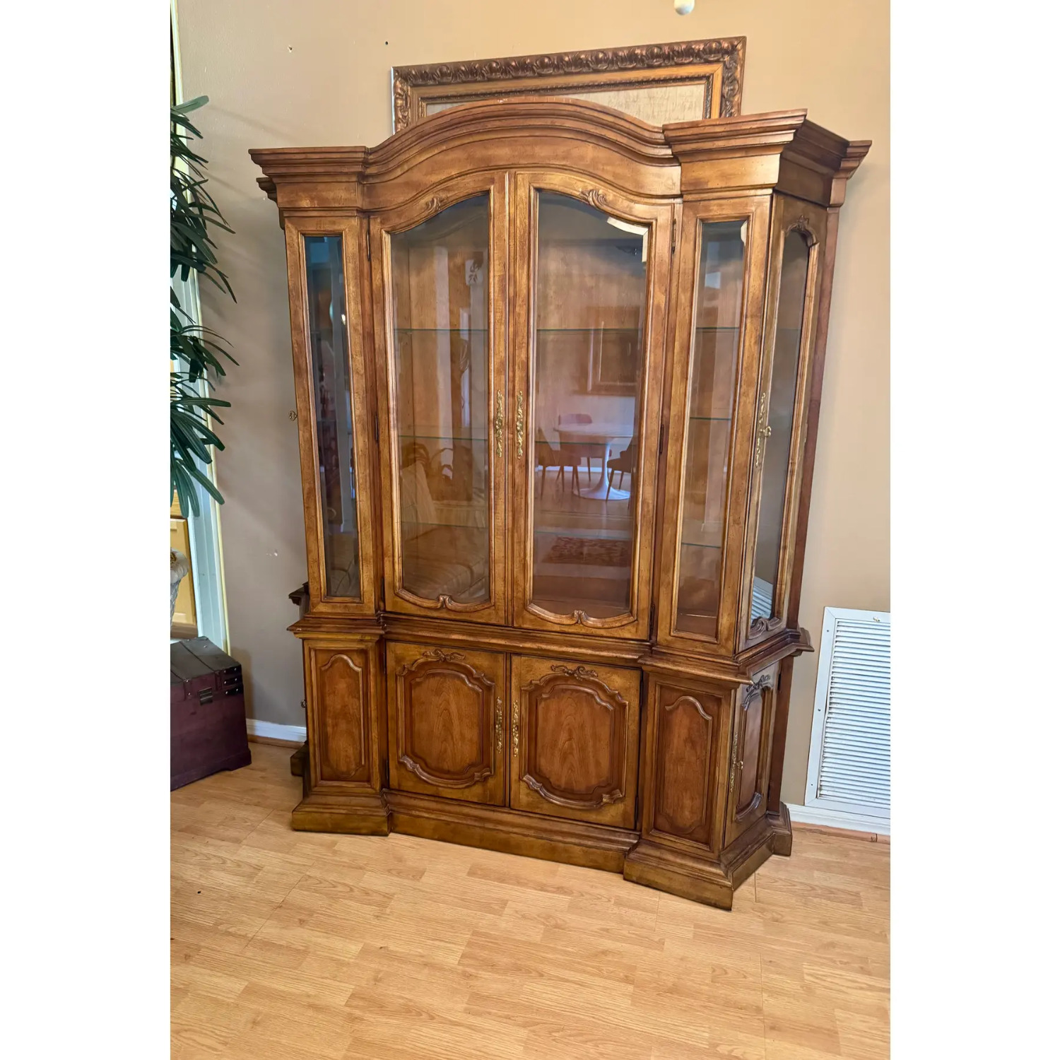 Drexel Heritage French Provincial China Cabinet - image-3