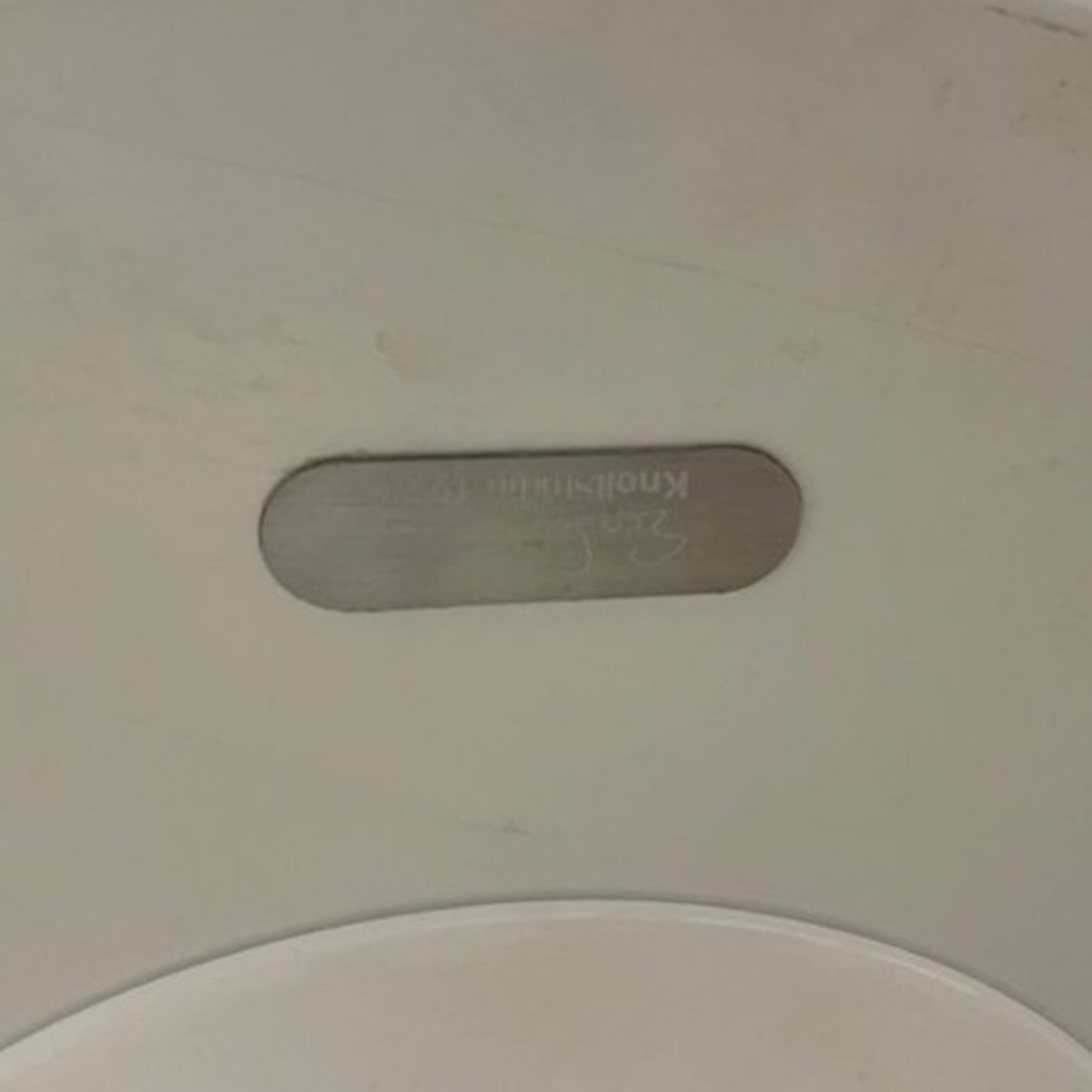 Knoll Saarinen Round Dining Table 47" White - image-4