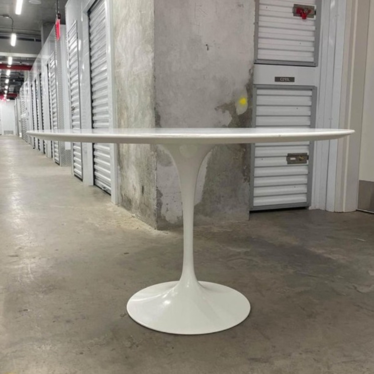 Knoll Saarinen Round Dining Table 47" White - image-3