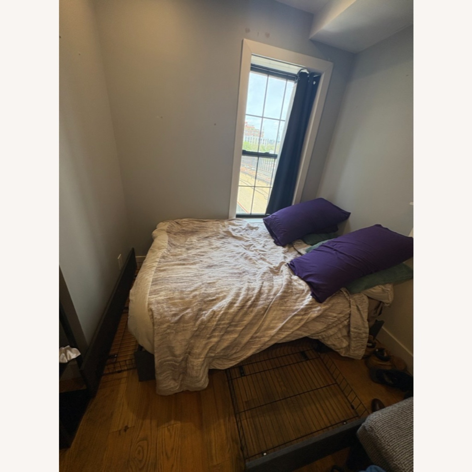 Full Bed With 2 Storage Units Built In - image-4