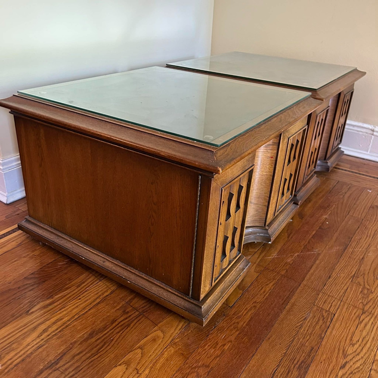 Pair of Vintage End Tables - image-2