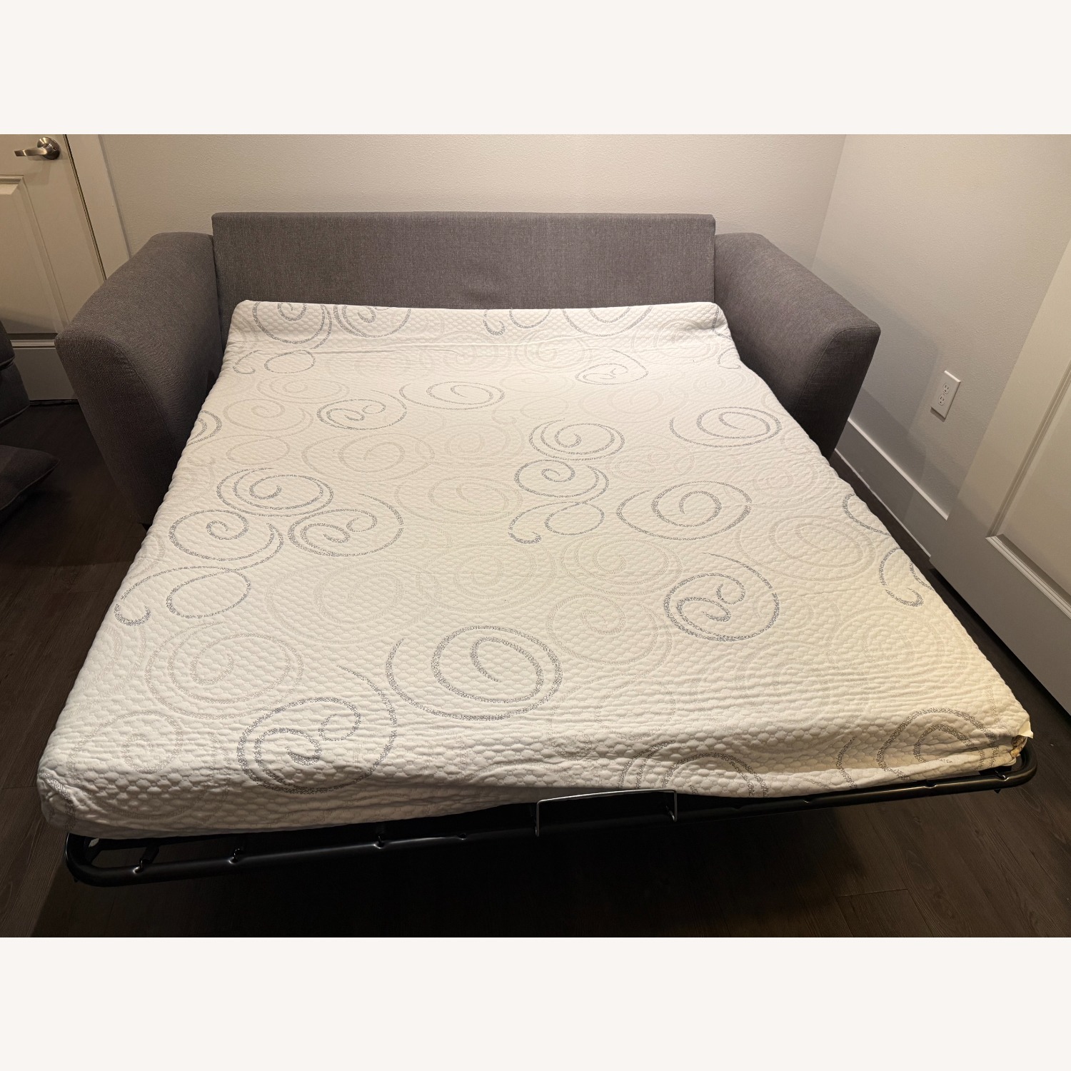 Rooms To Go Queen Gel Foam Sleeper Sofa - image-5