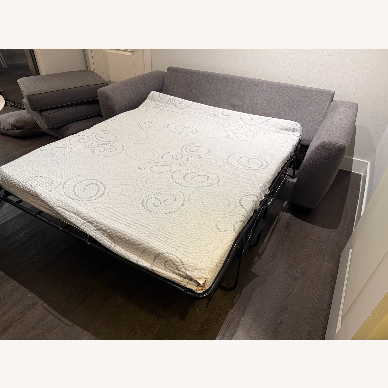 Rooms To Go Queen Gel Foam Sleeper Sofa - image-6