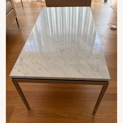 Used Florence Knoll Coffee Table ( Carrara / Satin ) for sale on AptDeco