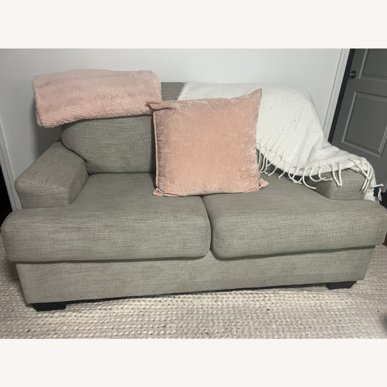 Raymour & Flanigan Vayda Light Gray Loveseat - image-1