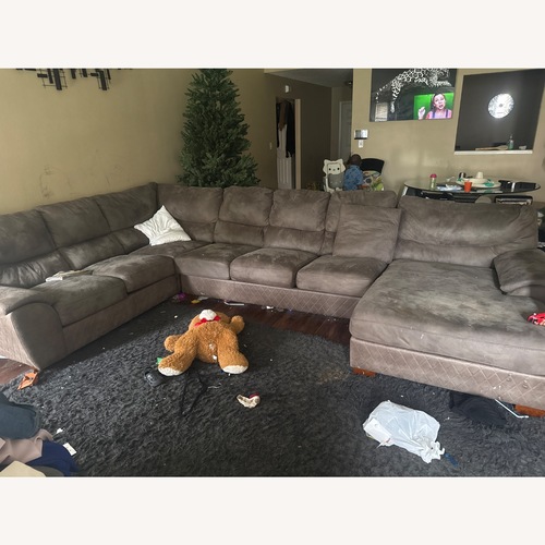 Used Jackson Furniure Sectional Sofa for sale on AptDeco