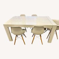 Modern High Gloss Extendable Table (6-8)