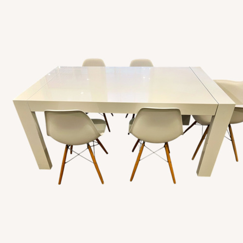 Used Modern High Gloss Extendable Table (6-8) for sale on AptDeco