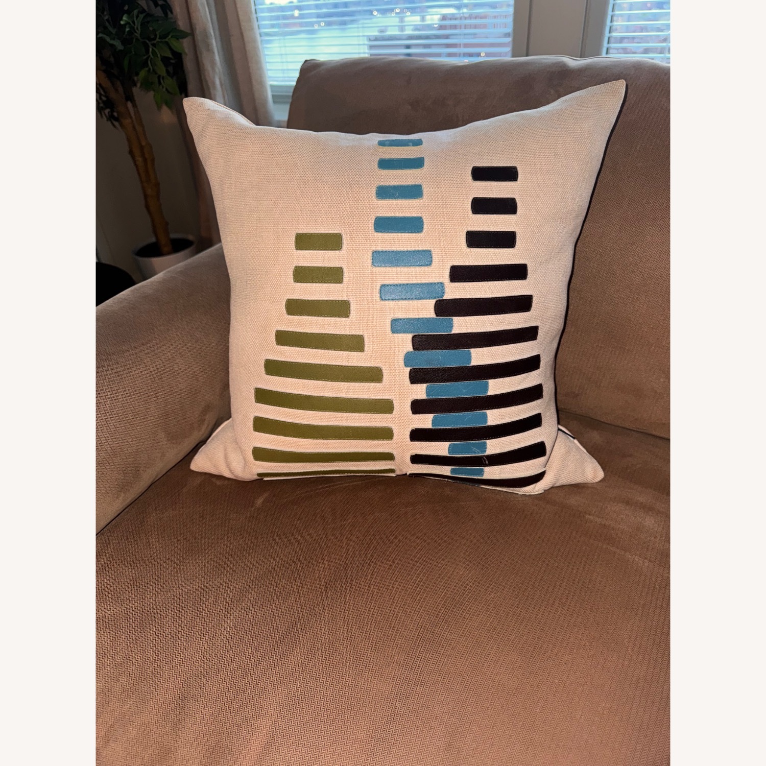 Jensen-Lewis Lido Light Brown 3+ Piece Sectional - image-6