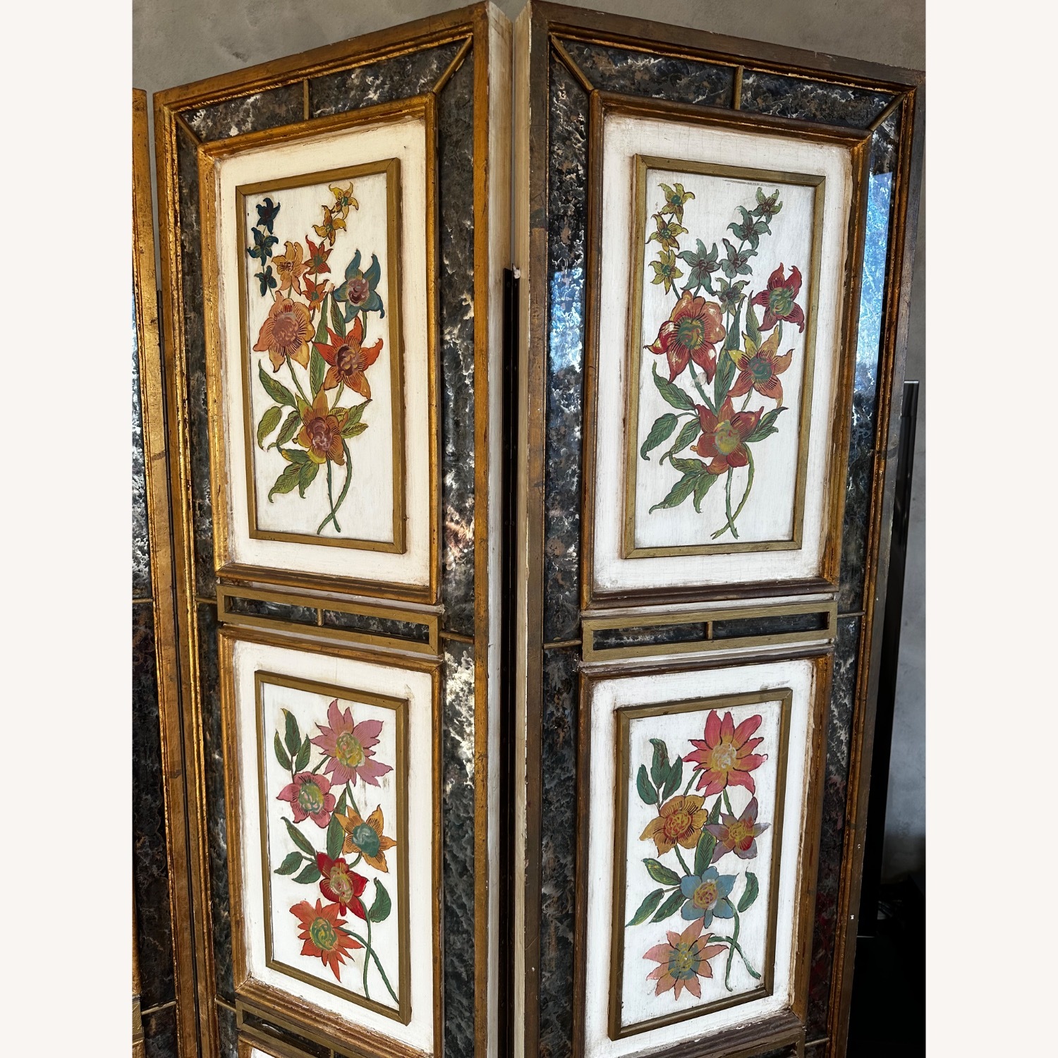 Vintage/Antique Room Divider - image-2