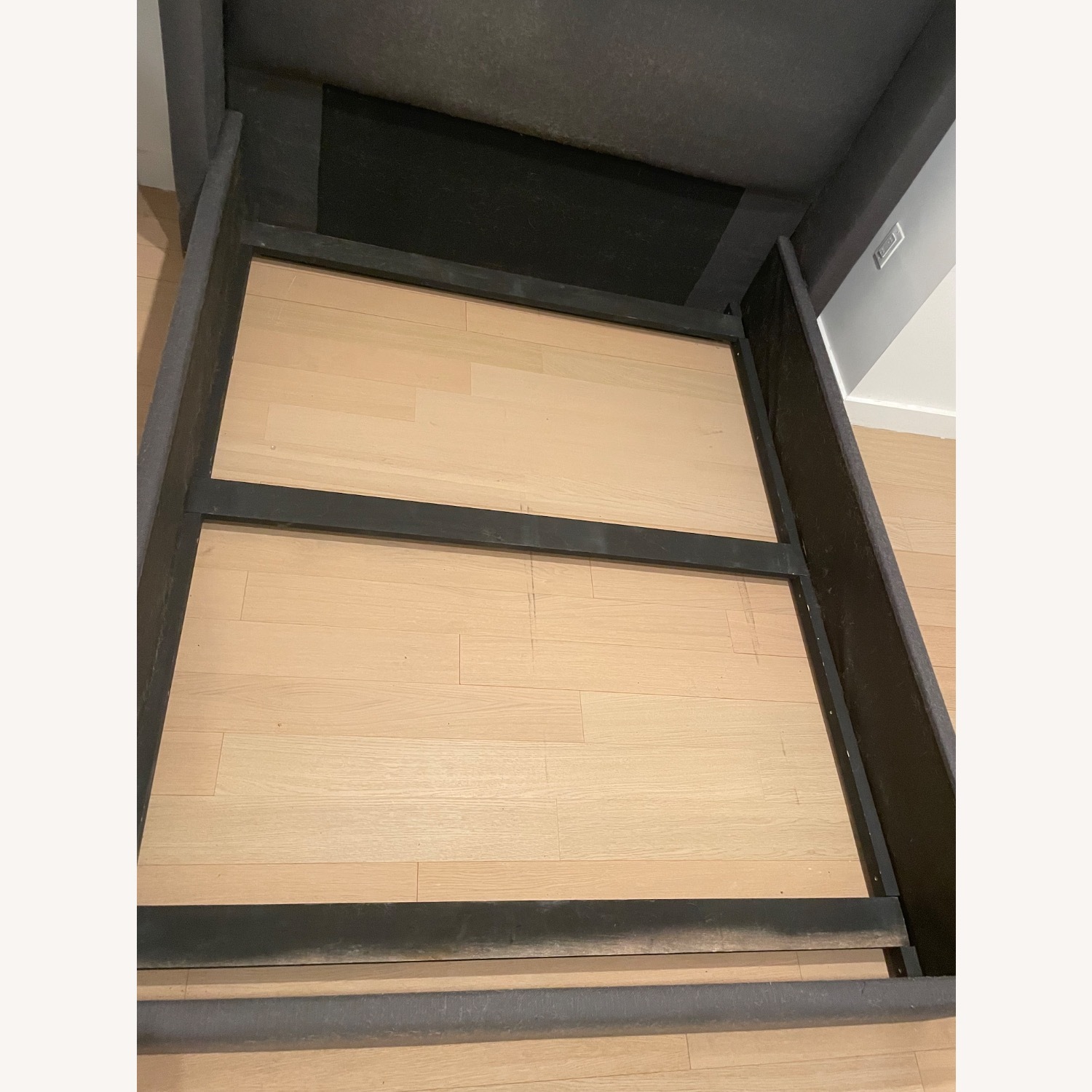 Akain Dark Gray Fabric Queen Bed - image-6