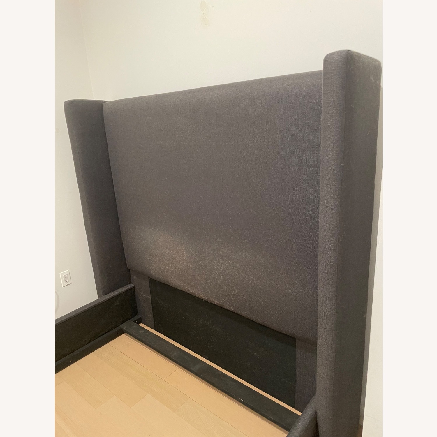 Akain Dark Gray Fabric Queen Bed - image-4