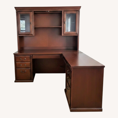 Used In Home Work Station for sale on AptDeco