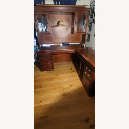 Used In Home Work Station for sale on AptDeco